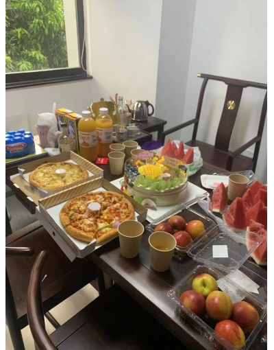 祝我們可愛的小伙伴們生日快樂